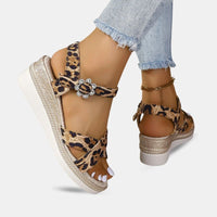 Sandale Leopard à Talon Compensé avec Fermeture à Boucle, sandales compensées léopard