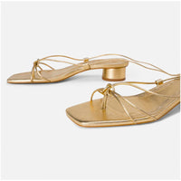 Sandale Dorée à Talon Bas Style Gladiateur