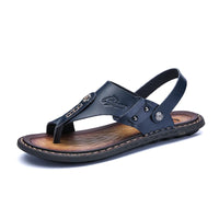 Sandale Homme Confortable Style Tong avec Lanière sur fond blanc