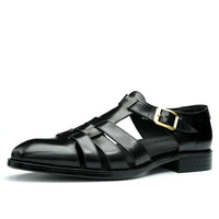 Sandale Homme Luxueuse à Talon en Cuir sur fond blanc