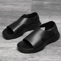 Sandale Homme Noire en Cuir avec Semelle Épaisse sur fond gris