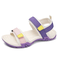 Sandale de Randonnée Femme Ouverte et Confortable sur fond blanc