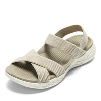 Sandale de Randonnée Femme Souple et Confortable sur fond blanc