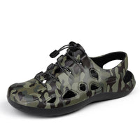 Sandale de Randonnée Homme avec Motif Camouflage sur fond blanc