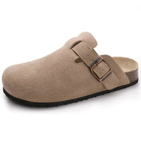 Sandale Sabot Femme Effet Daim avec Boucle sur le Côté sur fond blanc