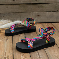 Sandale Scratch Femme Design avec Lanières Multicolores à Motifs