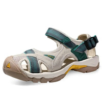 Sandale Sport Femme pour Randonnée et Escalade sur fond blanc