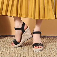 Sandale Talon Compensée avec Lanières Noires