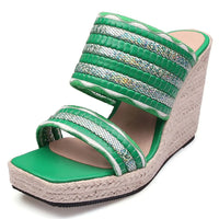 Sandale Talon Compensée Verte Design et Brillante