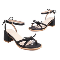 Sandale Talon Femme 5 cm Noire avec Nœud de Papillon sur fond blanc