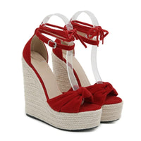 Sandale à Talon Femme Classe et Moderne sur fond blanc