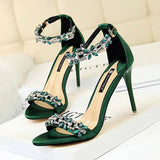 Sandales À Talons Aiguilles Avec Strass Brillants Élégants