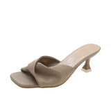 Sandale Femme À Bout Carré Raffinée Et Facile À Enfiler