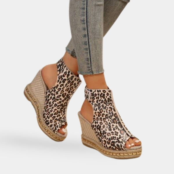 Sandale Leopard avec Talon Compensé et Fermeture à Scratch