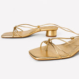 Sandale Dorée à Talon Bas Style Gladiateur