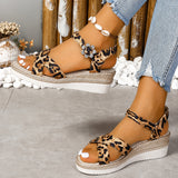 Sandale Leopard à Talon Compensé avec Fermeture à Boucle