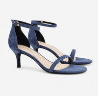Sandale Bleu Marine Élégante à Talon avec Fermeture à Boucle, en daim bleu marine, brides fines, bride réglable à la cheville, bout ouvert et talons hauts élégants