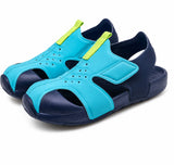 Sandale Enfant Stylée Avec Design Bicolore, avec fermeture à scratch, bout semi-ouvert, semelle souple et conception légère