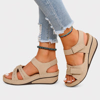 Sandale Orthopédique Femme Compensée avec Lanières, à brides réglables à scratch, semelle compensée ergonomique et design confortable.