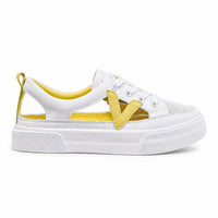 Sandale Sport Femme Semi-Ouverte et Plate blanche, avec lacets, empiècements jaunes, semelle plate confortable et design respirant