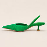 Sandale Verte et Élégante avec Talon avec bout pointu, finition texturée, bride arrière fine, petit talon élégant et design raffiné pour les soirées et occasions spéciales.