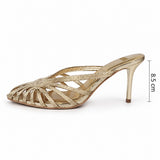 Sandales À Talon Dorées Avec Brides Croisées Élégantes