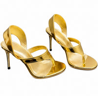 Sandales À Talons Hauts Métallisé Avec Design Moderne