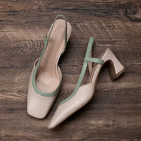 Sandales Dorées à Talons Carrés Élégants