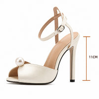 Sandales Femme Chic En Satin Avec Détail Perle Raffiné