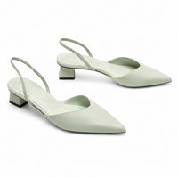 Sandales Femme Chic À Talon Carré Moderne vert pastel avec bout pointu, bride arrière fine, petit talon carré et design minimaliste élégant pour le quotidien et les occasions habillées.