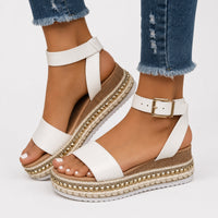 Sandales Plateforme Blanches avec brides larges, boucle de réglage à la cheville, semelle plateforme tressée effet corde et design confortable