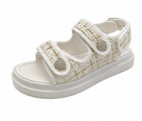 Sandales Plateforme Femme Avec Scratch  avec doubles brides à scratch réglables, semelle plateforme confortable, tissu texturé et design moderne pour un usage quotidien en été.