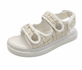 Sandales Plateforme Femme Avec Scratch  avec doubles brides à scratch réglables, semelle plateforme confortable, tissu texturé et design moderne pour un usage quotidien en été.