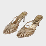 Sandales À Talon Dorées Avec Brides Croisées Élégantes