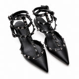 Sandales À Talons Aiguilles Avec Clous Métal Style Punk Chic noires avec brides multiples ornées de clous métalliques pyramidaux, bout pointu, brides réglables à la cheville et design élégant au style rock.