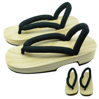 Sandale Japonaise avec Semelle Antidérapante sur fond blanc