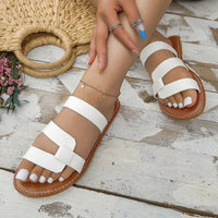 Sandale Plate Femme avec Lanières Épaisses et Design